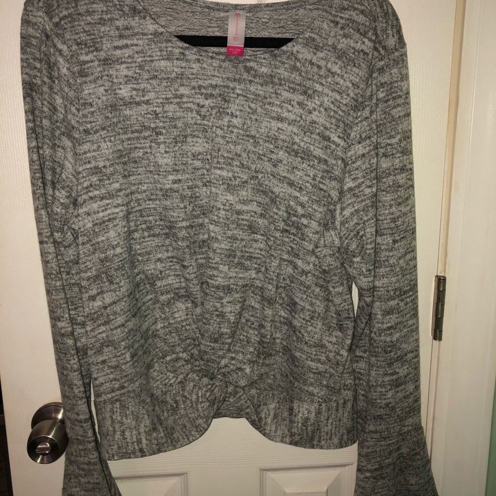 Grey top